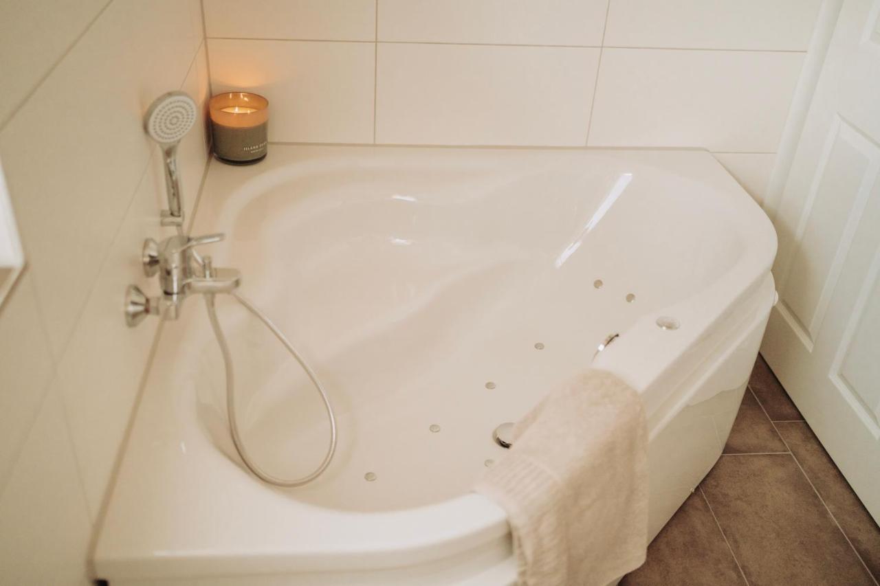 Malerisch Am See Mit Kamin, Sauna & Whirlpool Nordhorn Bagian luar foto