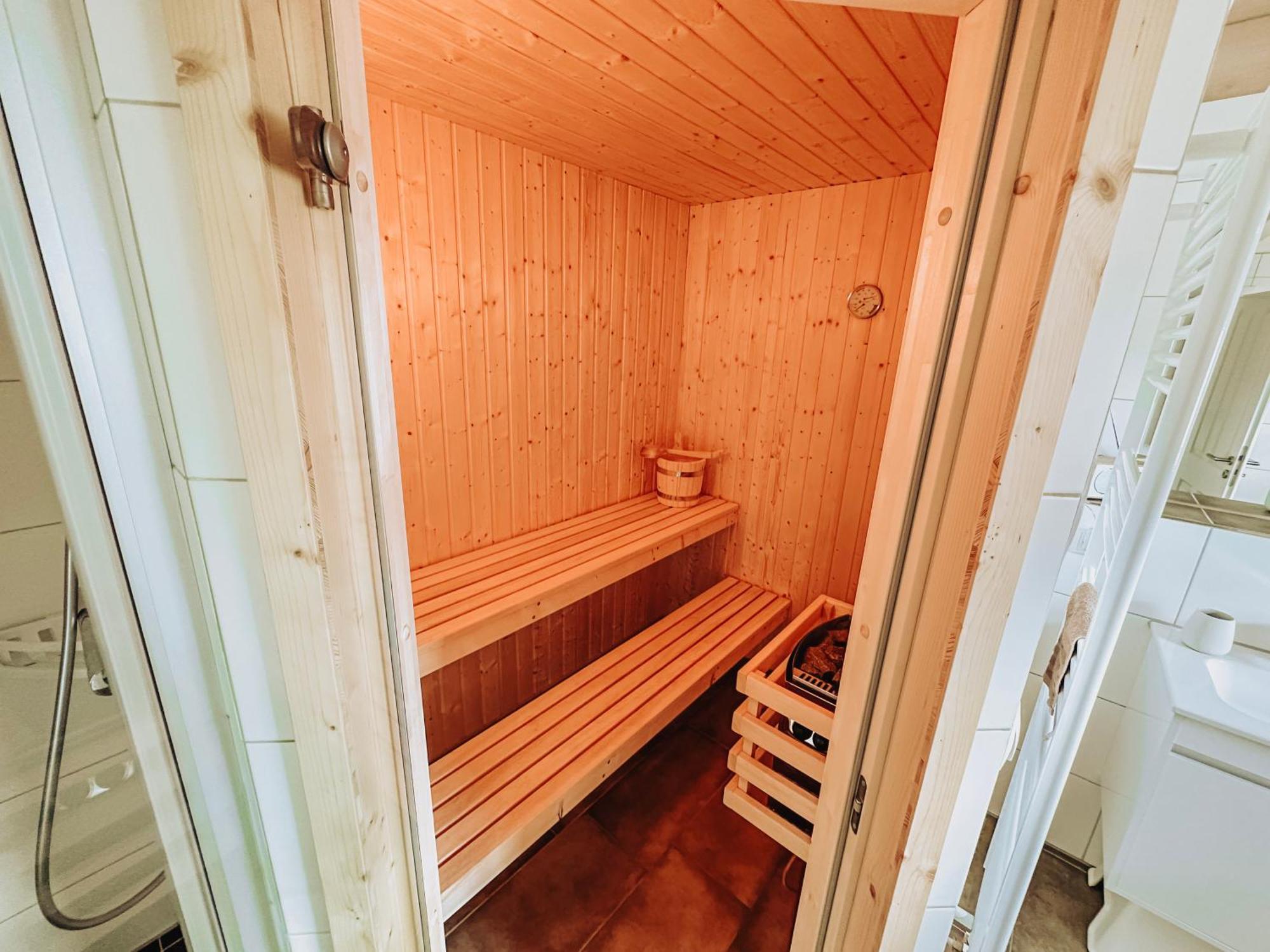 Malerisch Am See Mit Kamin, Sauna & Whirlpool Nordhorn Bagian luar foto